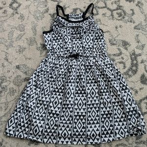 Euc carter's black and white dress